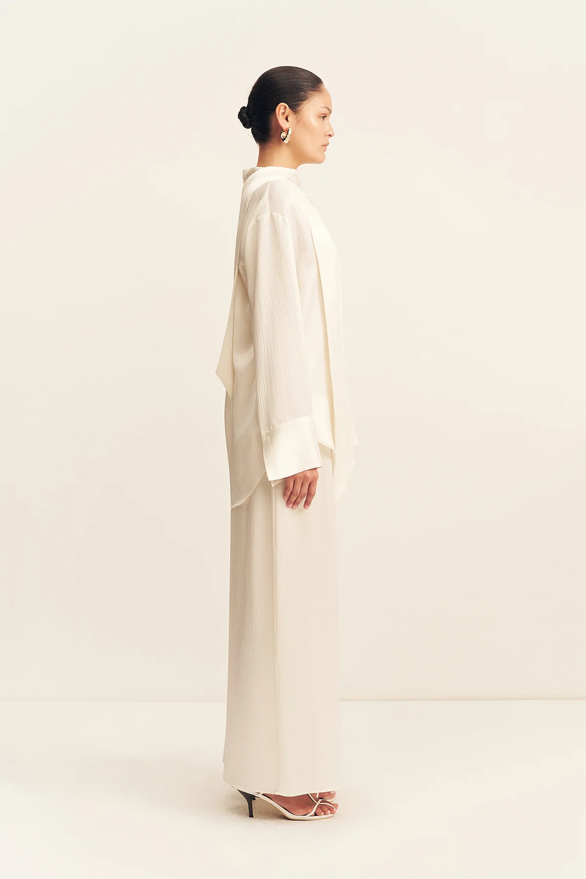 HUXLEY TEXTURED SCARF SHIRT - VANILLA - Image 4