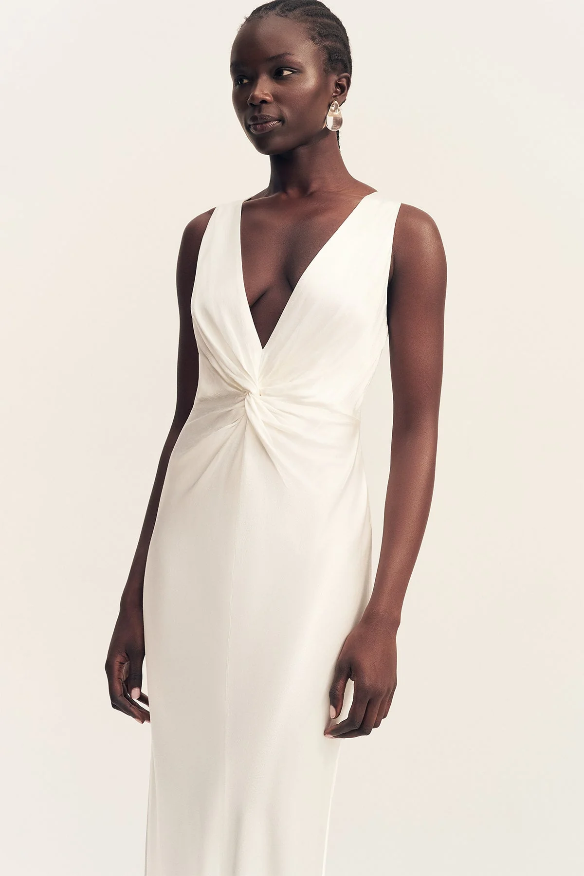 LA LUNE LOW TWIST MAXI DRESS - WHITE - Image 2