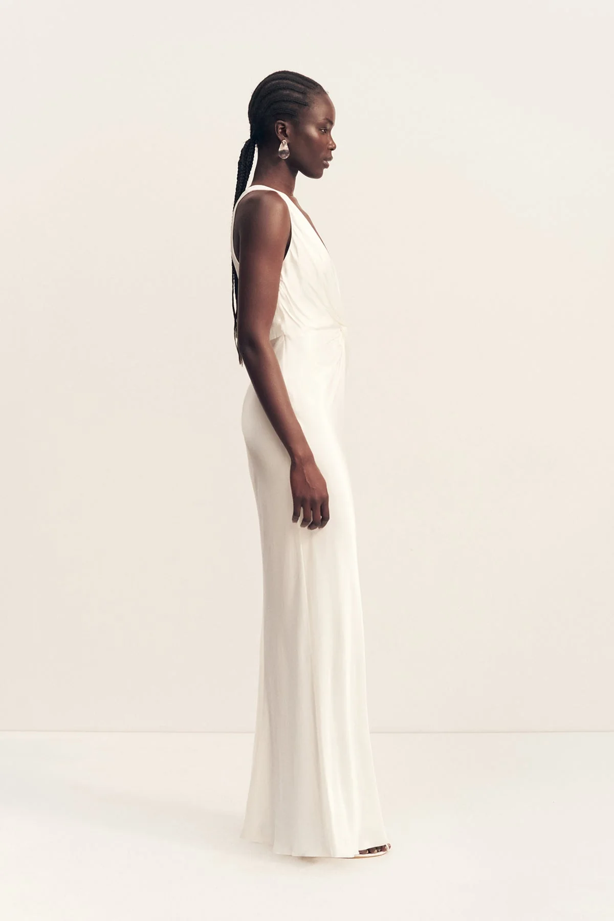 LA LUNE LOW TWIST MAXI DRESS - WHITE - Image 4