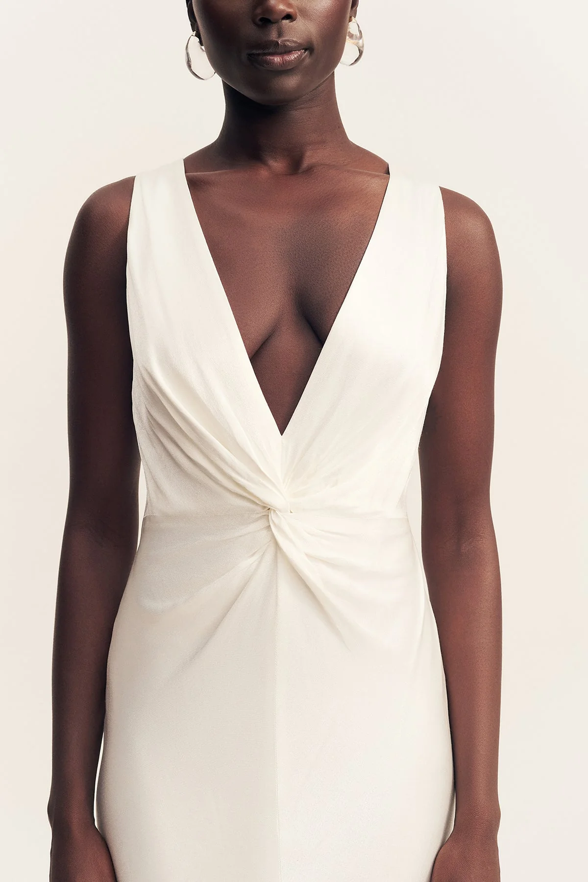 LA LUNE LOW TWIST MAXI DRESS - WHITE - Image 7