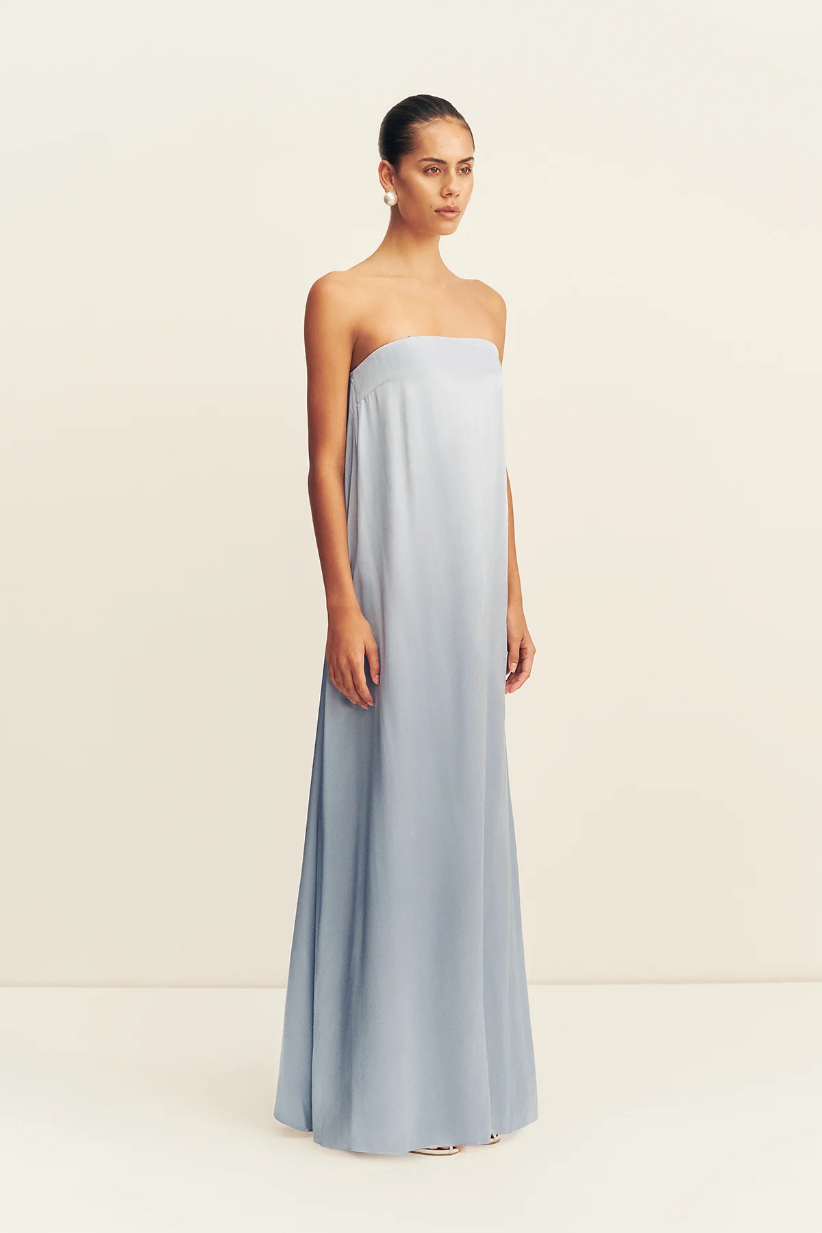 LA LUNE STRAPLESS COLUMN MAXI DRESS - POWDER BLUE - Image 3