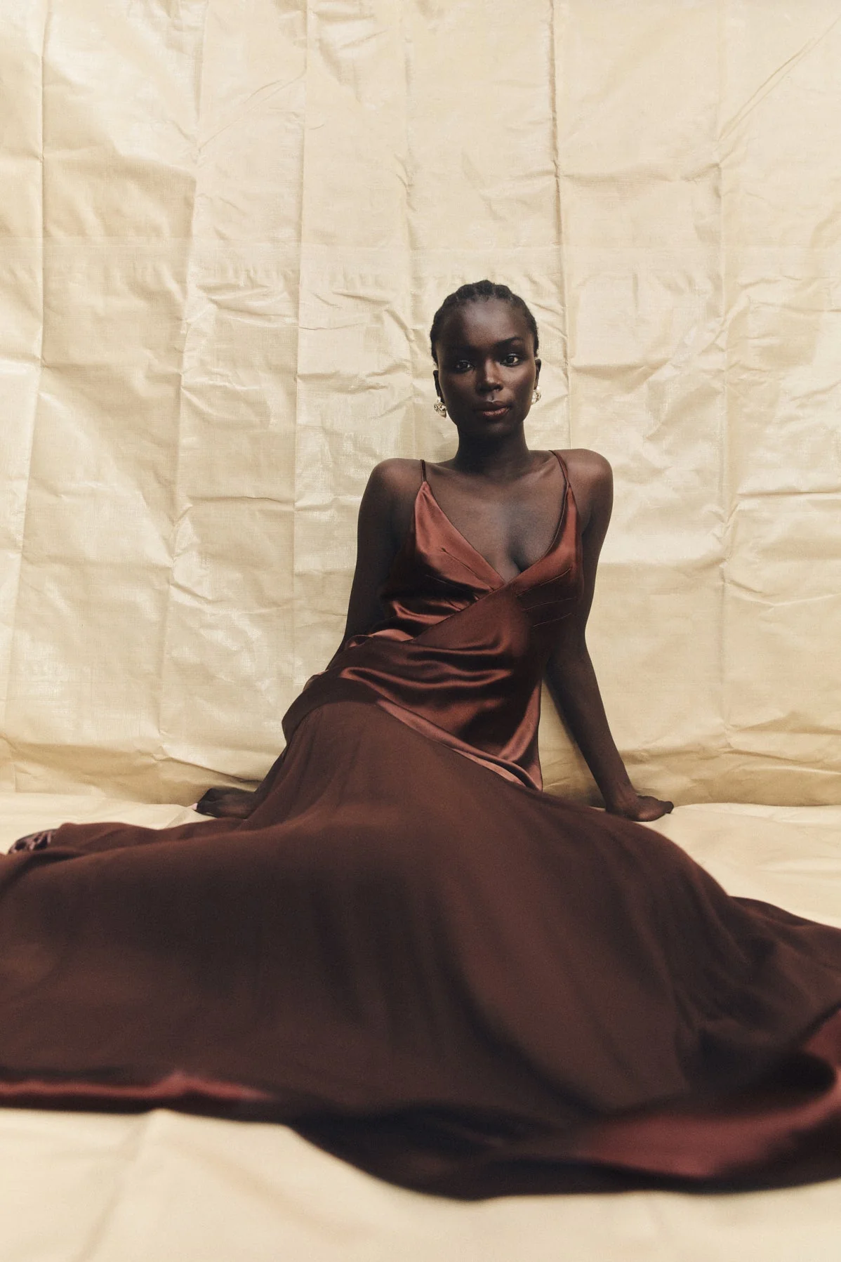 MORAYA PLUNGED MAXI DRESS - COFFEE - Image 6
