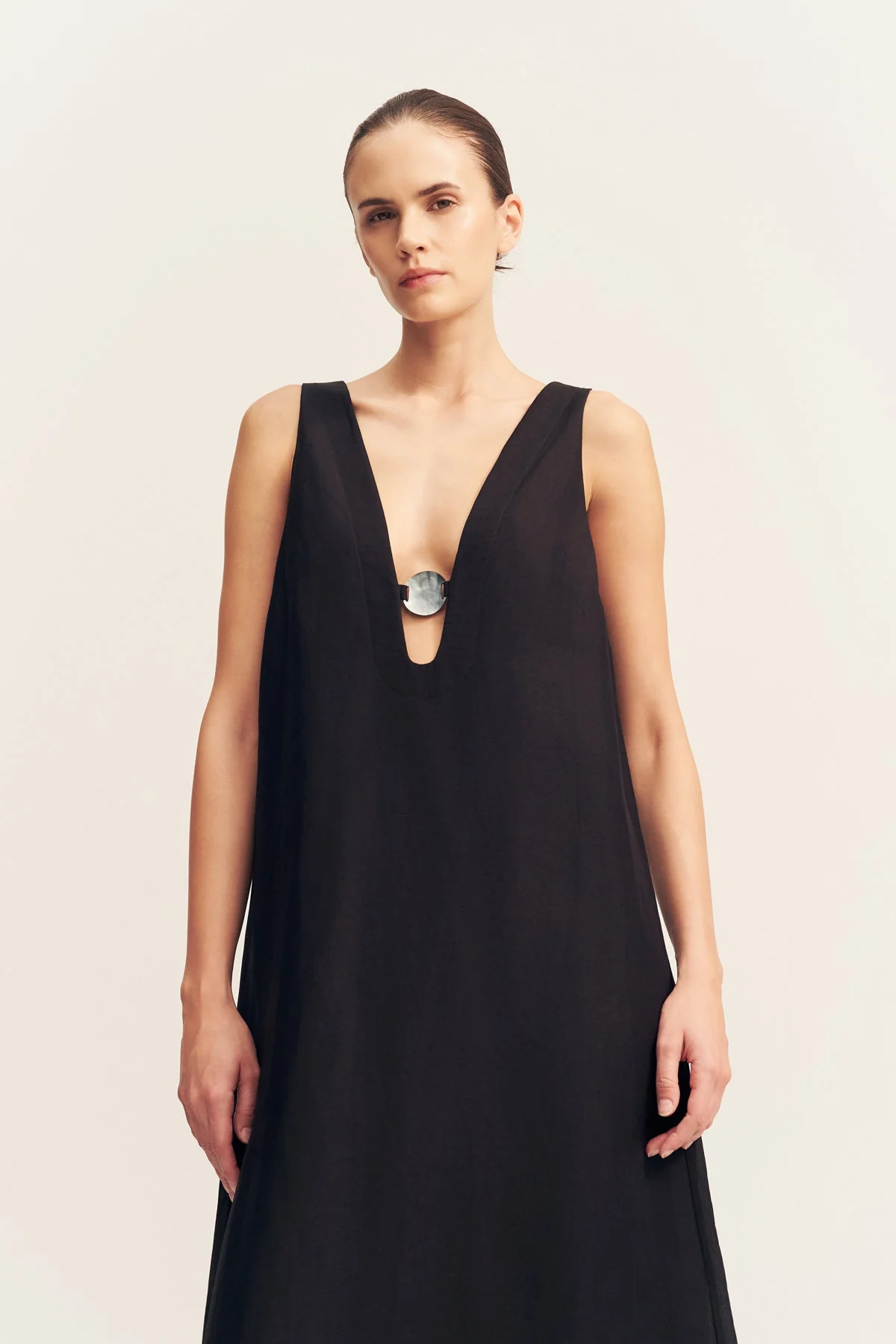 PALOMA PLUNGED MAXI DRESS - BLACK - Image 2